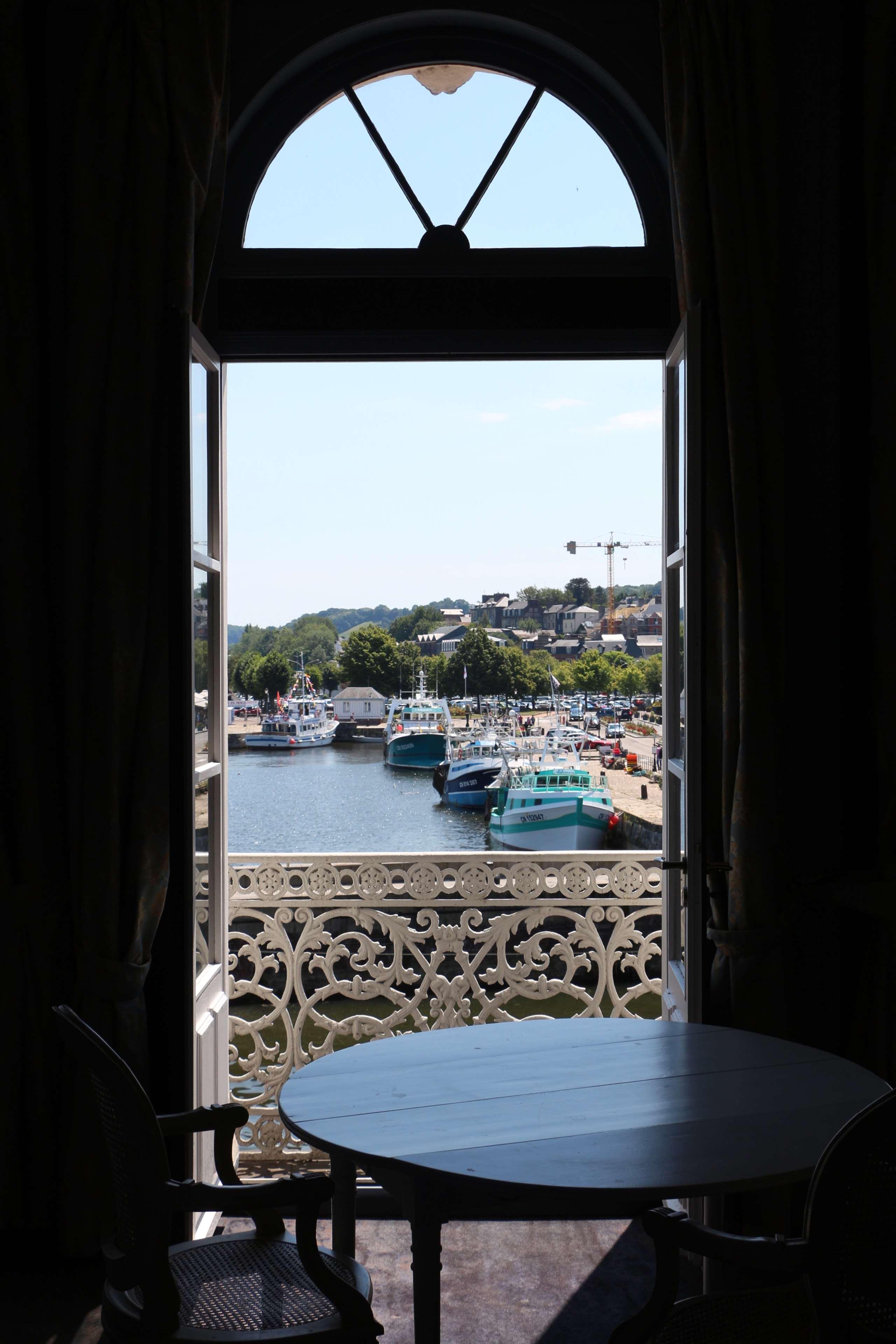 Best Western Le Cheval Blanc -Vue Sur Le Port-Plein Centre Ville Honfleur Exterior foto