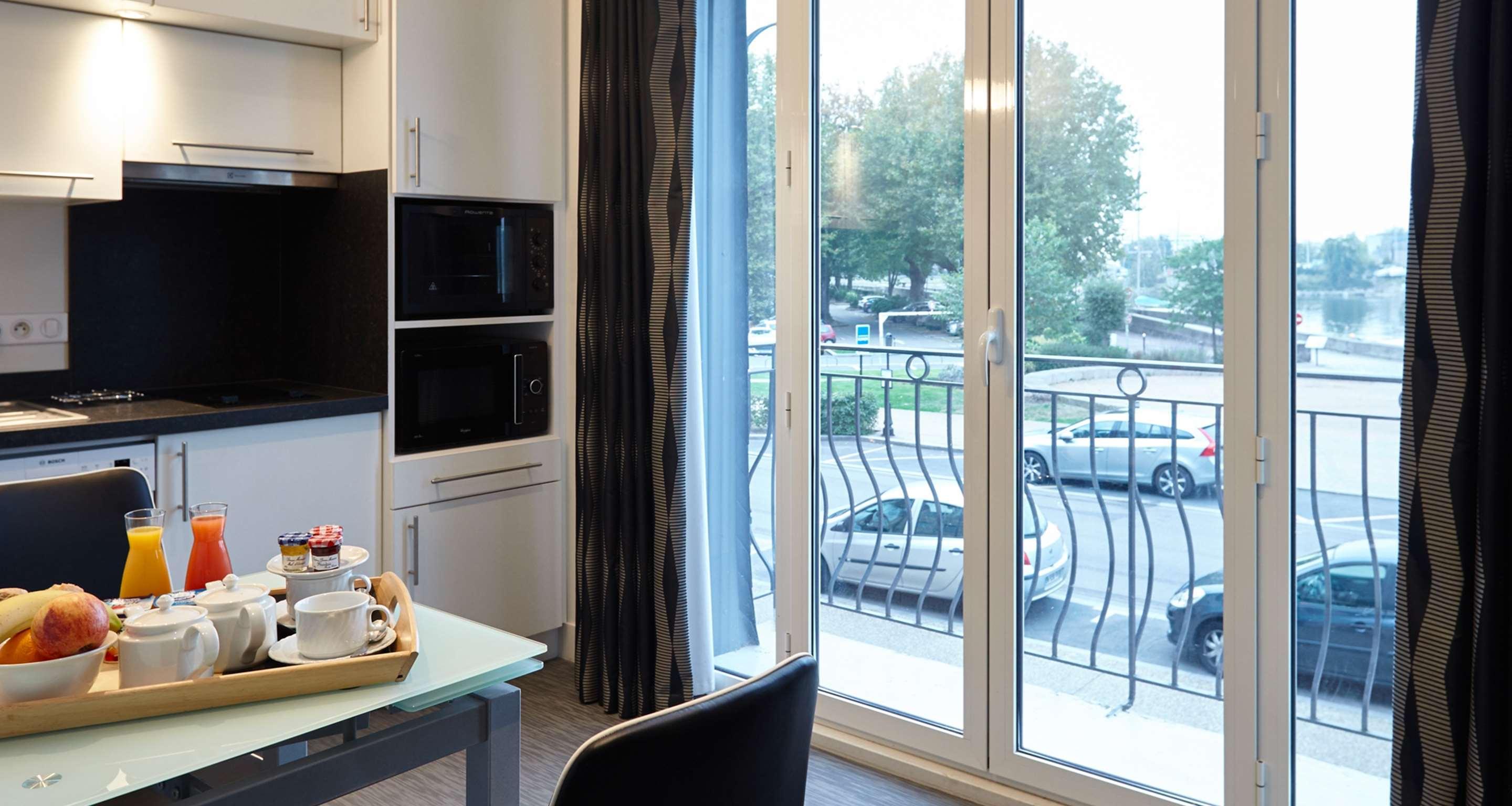 Best Western Le Cheval Blanc -Vue Sur Le Port-Plein Centre Ville Honfleur Exterior foto
