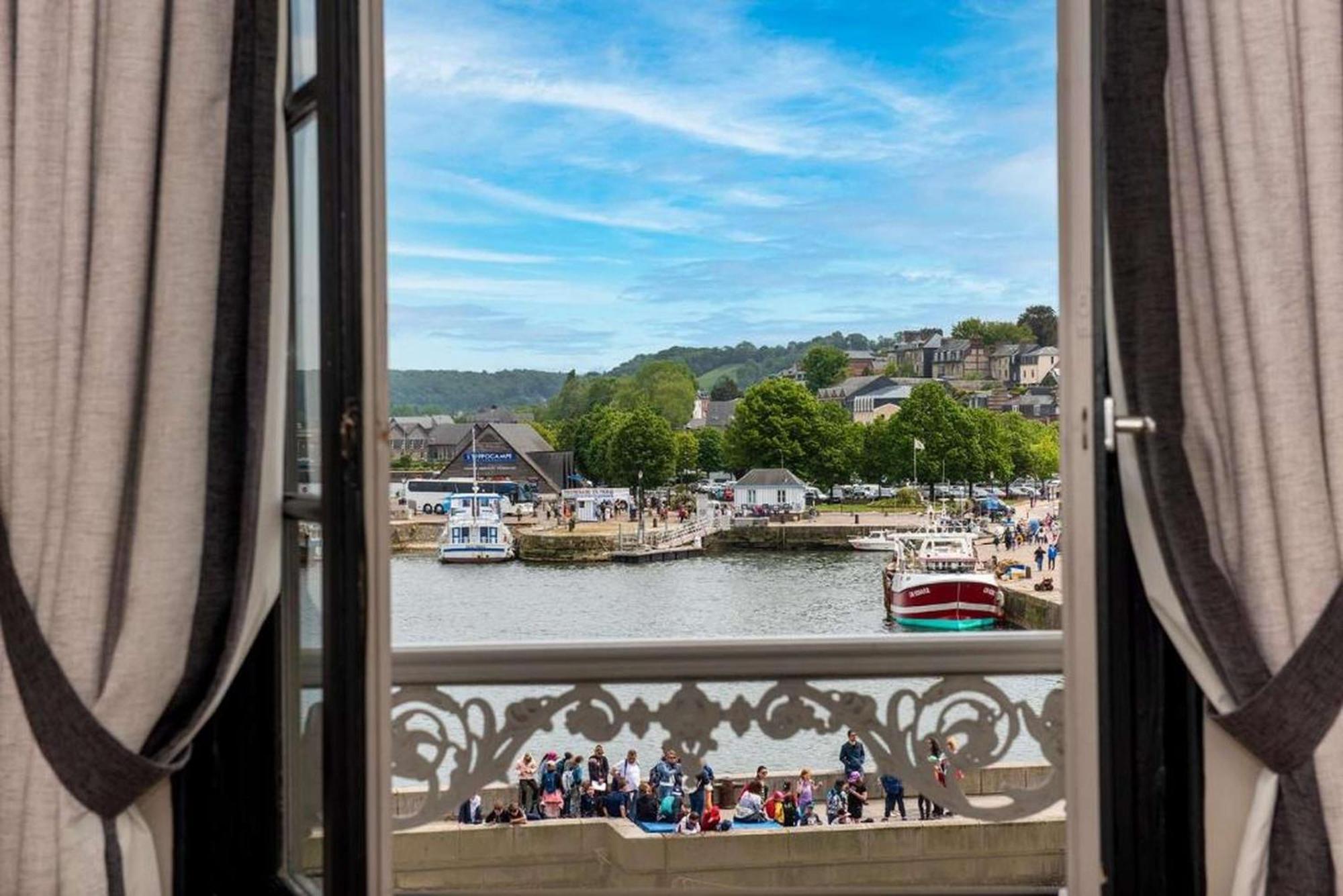 Best Western Le Cheval Blanc -Vue Sur Le Port-Plein Centre Ville Honfleur Exterior foto