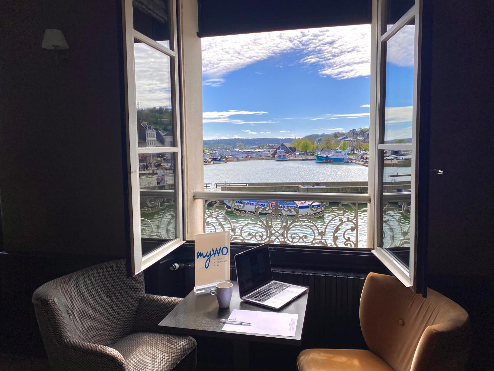 Best Western Le Cheval Blanc -Vue Sur Le Port-Plein Centre Ville Honfleur Exterior foto