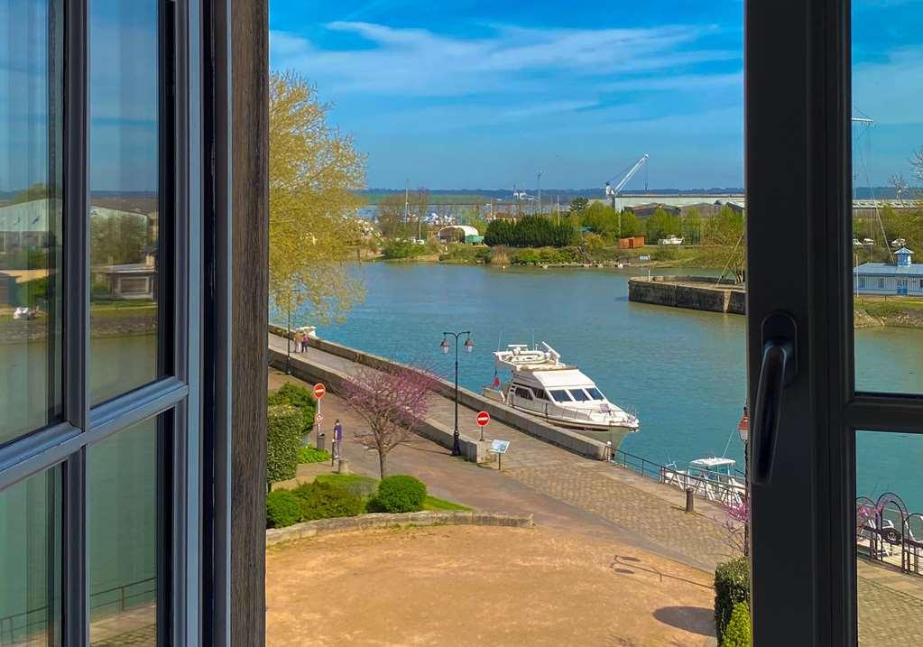 Best Western Le Cheval Blanc -Vue Sur Le Port-Plein Centre Ville Honfleur Habitación foto